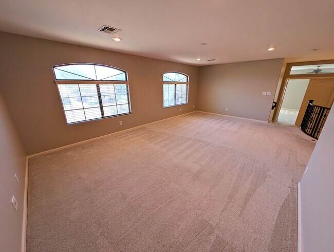 Building Photo - 4 Bedroom Home in the Kerby Estates Commun...