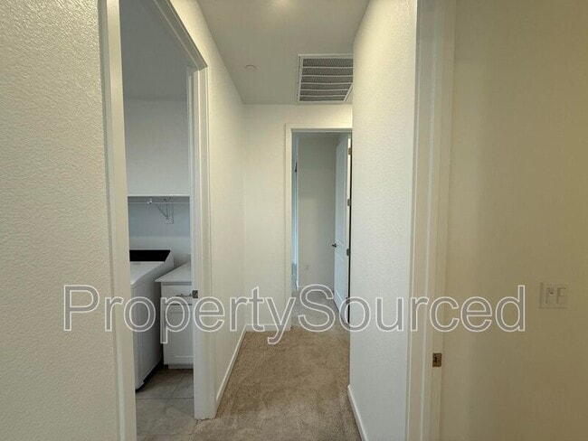 Building Photo - 1753 Lacey Ave