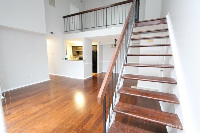 Building Photo - 2202 Aspen Dr