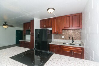 Building Photo - Nahoa Apartments - Ground Floor 2-bdrm/1-bath