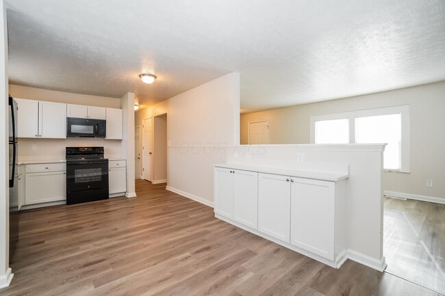 Building Photo - 5324 Parkline Dr