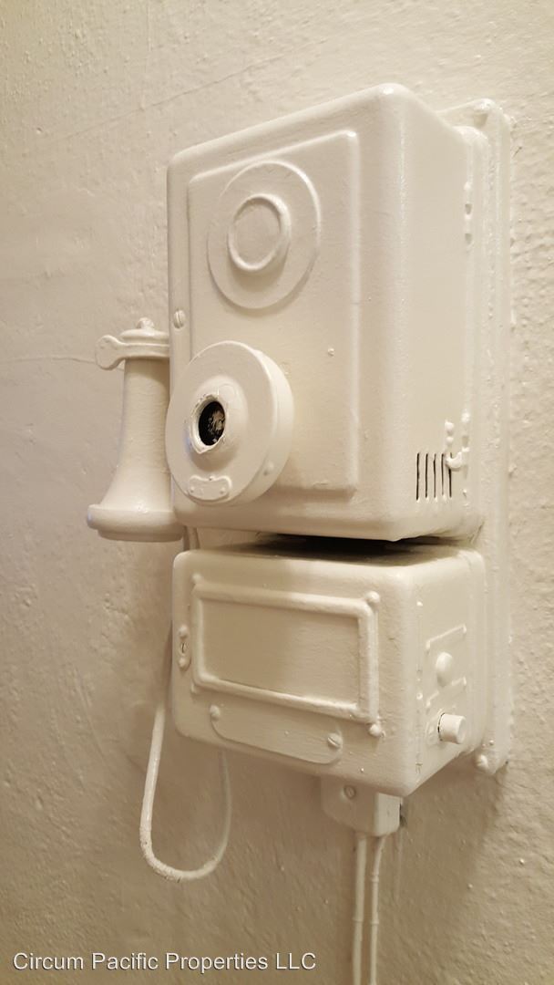 Building Photo - 2763 NW Thurman St