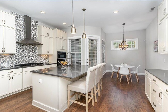 Primary Photo - 831 Bankston Wds Wy