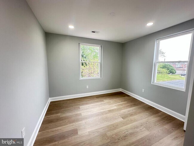 Building Photo - 3501 Erdman Ave