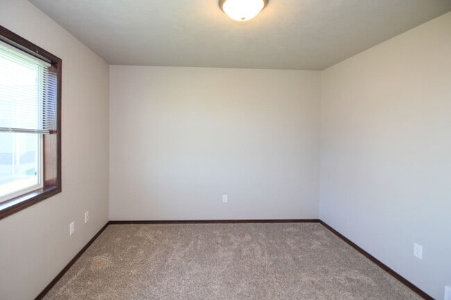 Building Photo - 1030 Tanner Ct