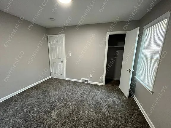 Building Photo - 15516 Lincoln Ave