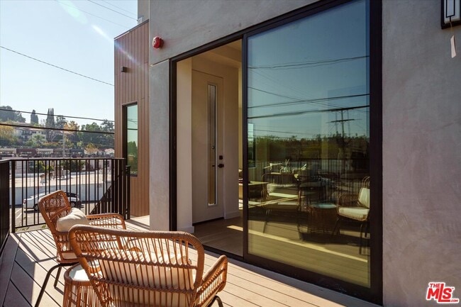 Building Photo - 2824 Avenel St