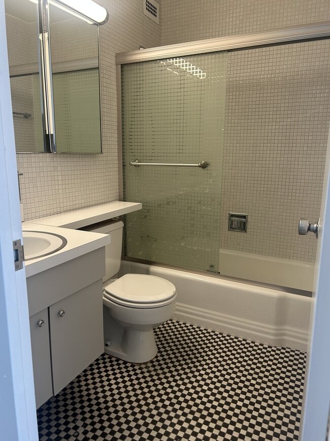 Building Photo - 4800 S Chicago Beach Dr