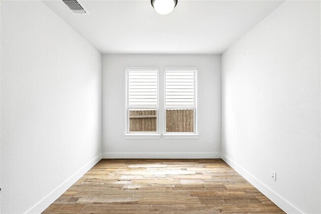 Building Photo - 8709 Lullwater Trl