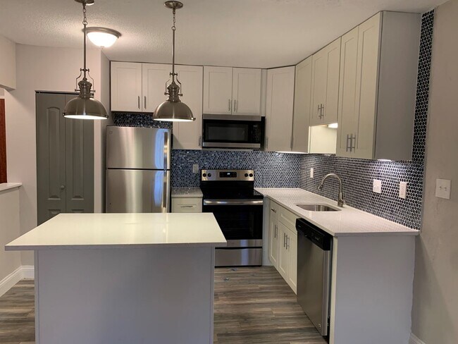 Primary Photo - **Anic Groves**Updated Modern Spacious One...