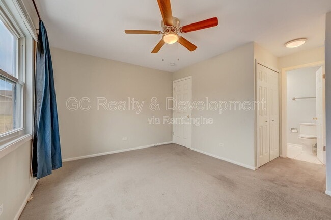 Building Photo - 5850 Fresno Ct
