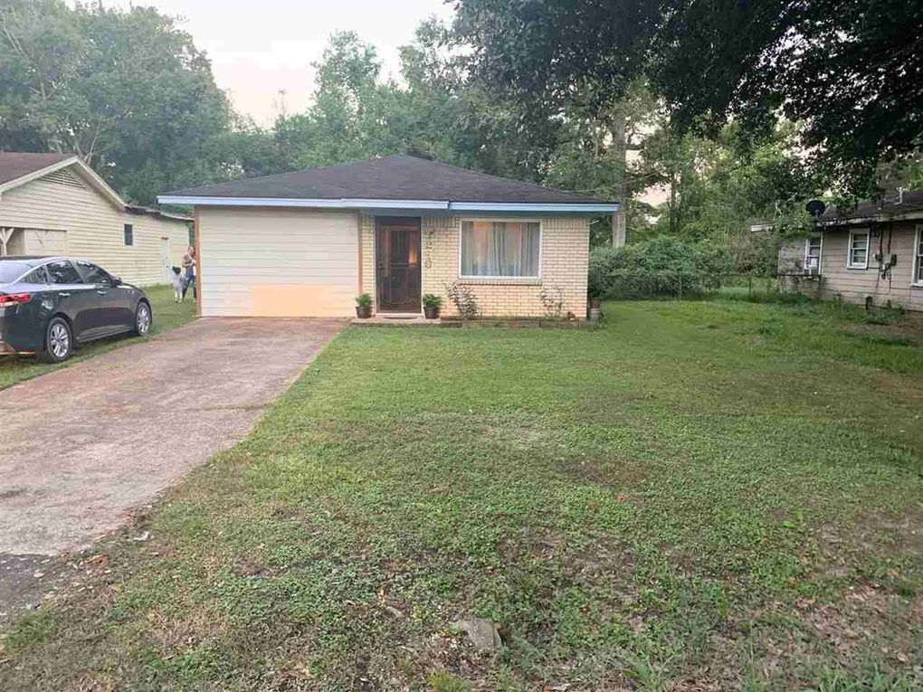 Building Photo - 216 Katherine St