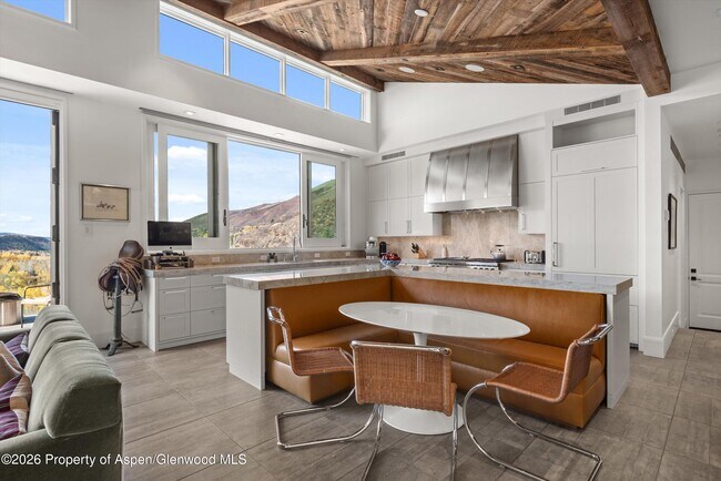 Building Photo - 191 Skimming Ln