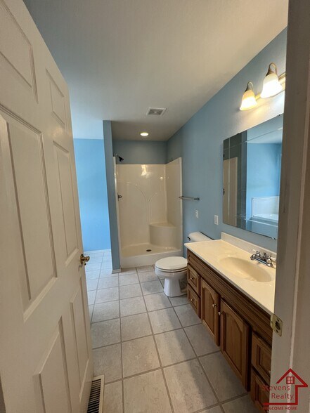 Building Photo - 825 Tommie Ln