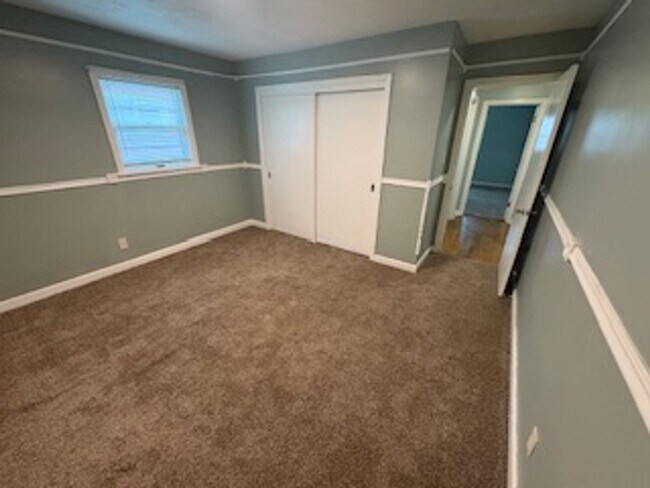 Building Photo - 2 Bedroom 1 Bathroom Home Available Soon