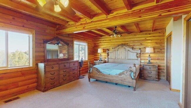 Building Photo - Cabin in Cedar Highlands