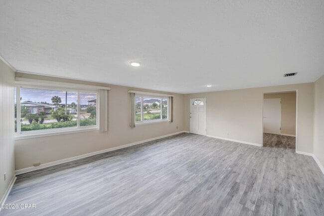 Building Photo - 4736 Sunset Dr