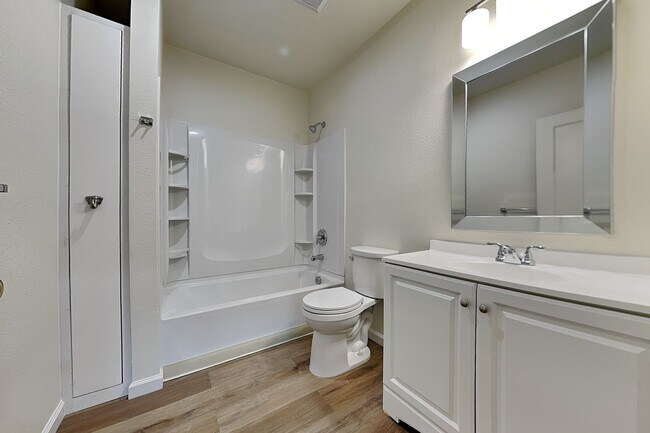 Building Photo - 10251029wo