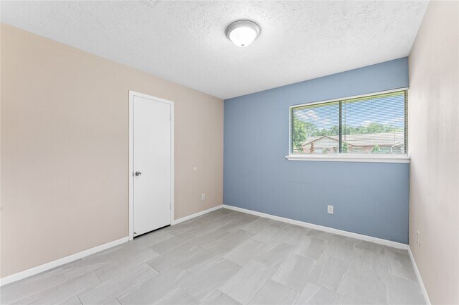 Building Photo - 1431 Epsilon St