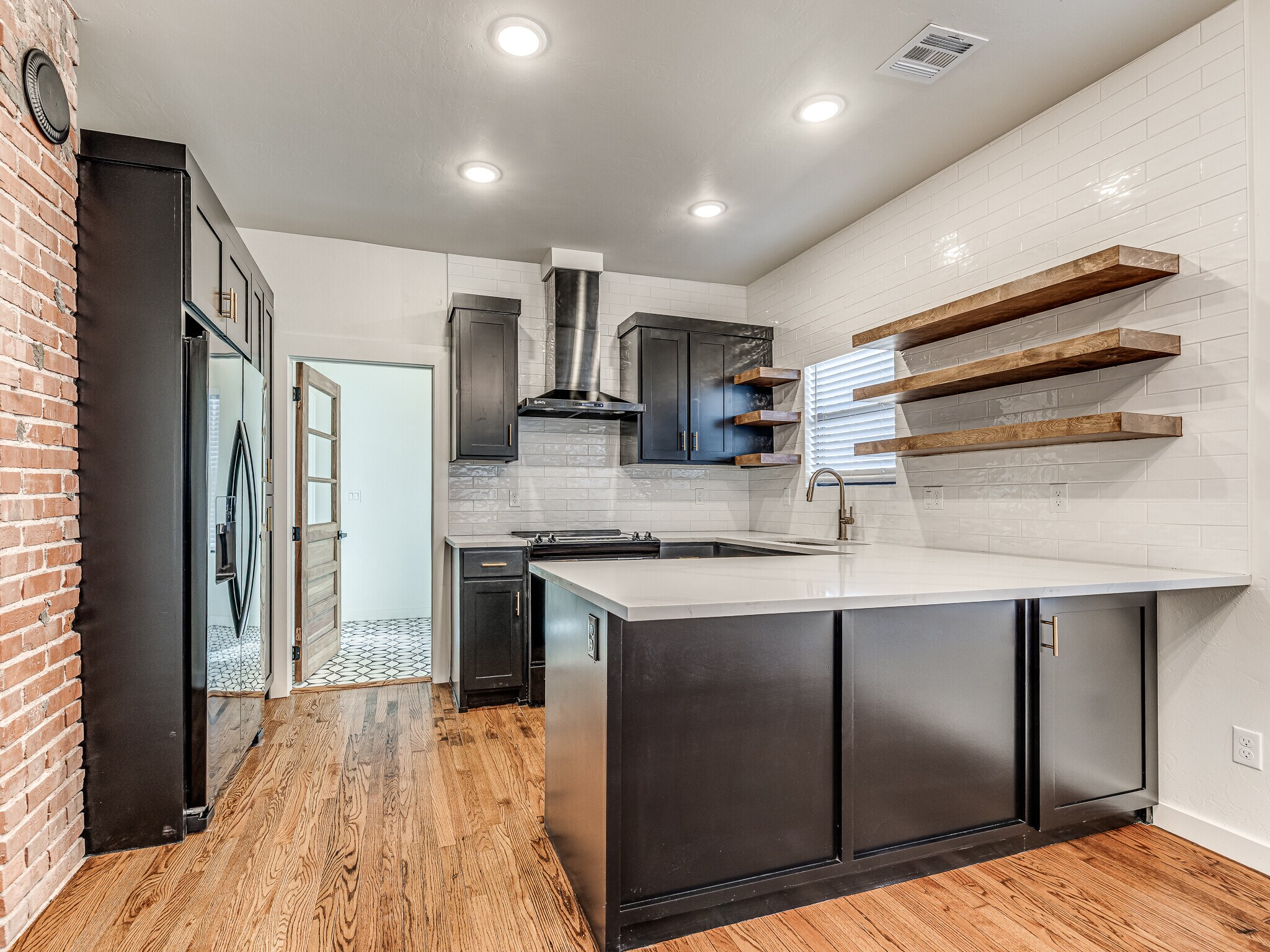 Building Photo - 3215 N Francis Ave