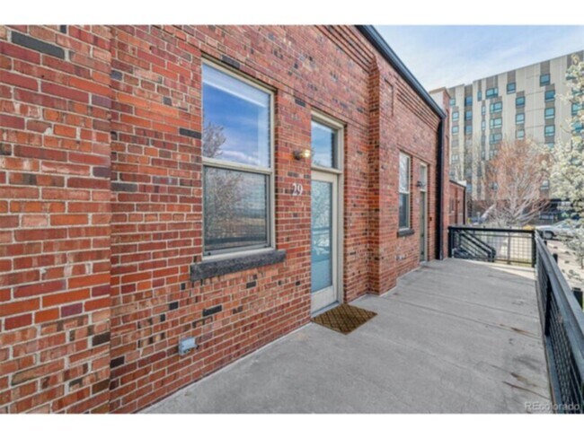 Building Photo - 1111 Osage St