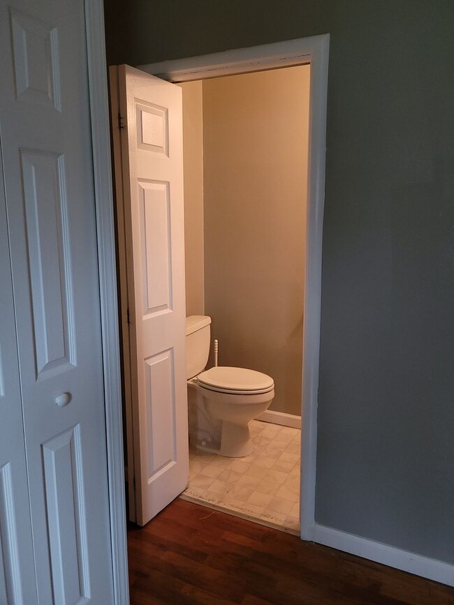 Building Photo - Adorable 3 bedroom 1.5 bathroom house for ...