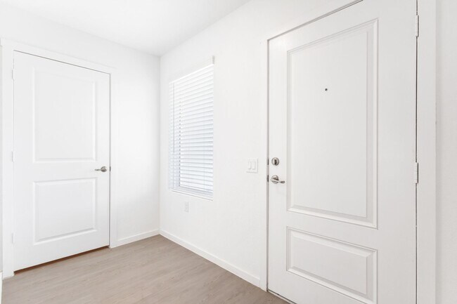Building Photo - 3 Bedroom/2 Bath Vida Subdivision