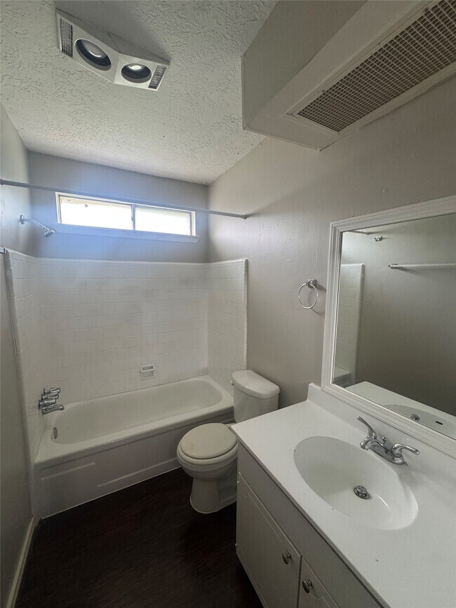 Building Photo - 23139 Lestergate Dr