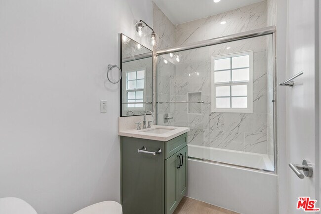 Building Photo - 144 N Swall Dr