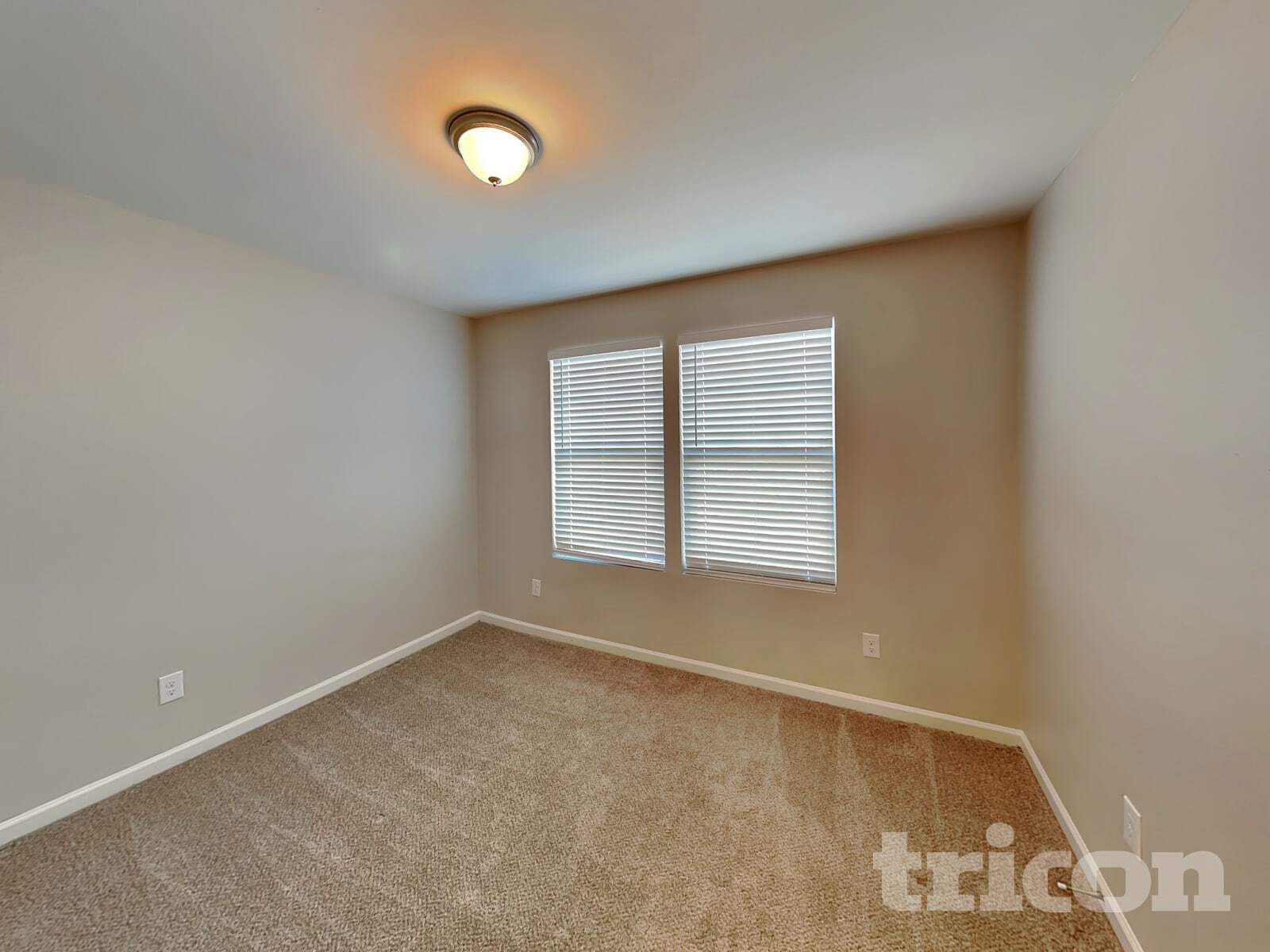 Building Photo - 1980 Clear Brook Dr