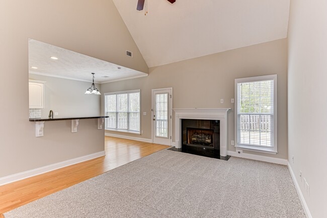 Building Photo - 4116 Chastain Dr