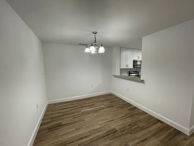 Building Photo - ANNUAL RENTAL - VISTAS AT HERITAGE BAY - 2 BED + DEN/ 2.5 BATH TOWNHOUSE