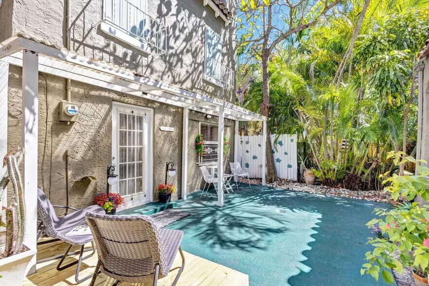 Building Photo - 516 28th St