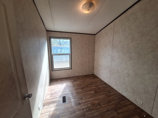 Building Photo - 1134 Kelly Dr