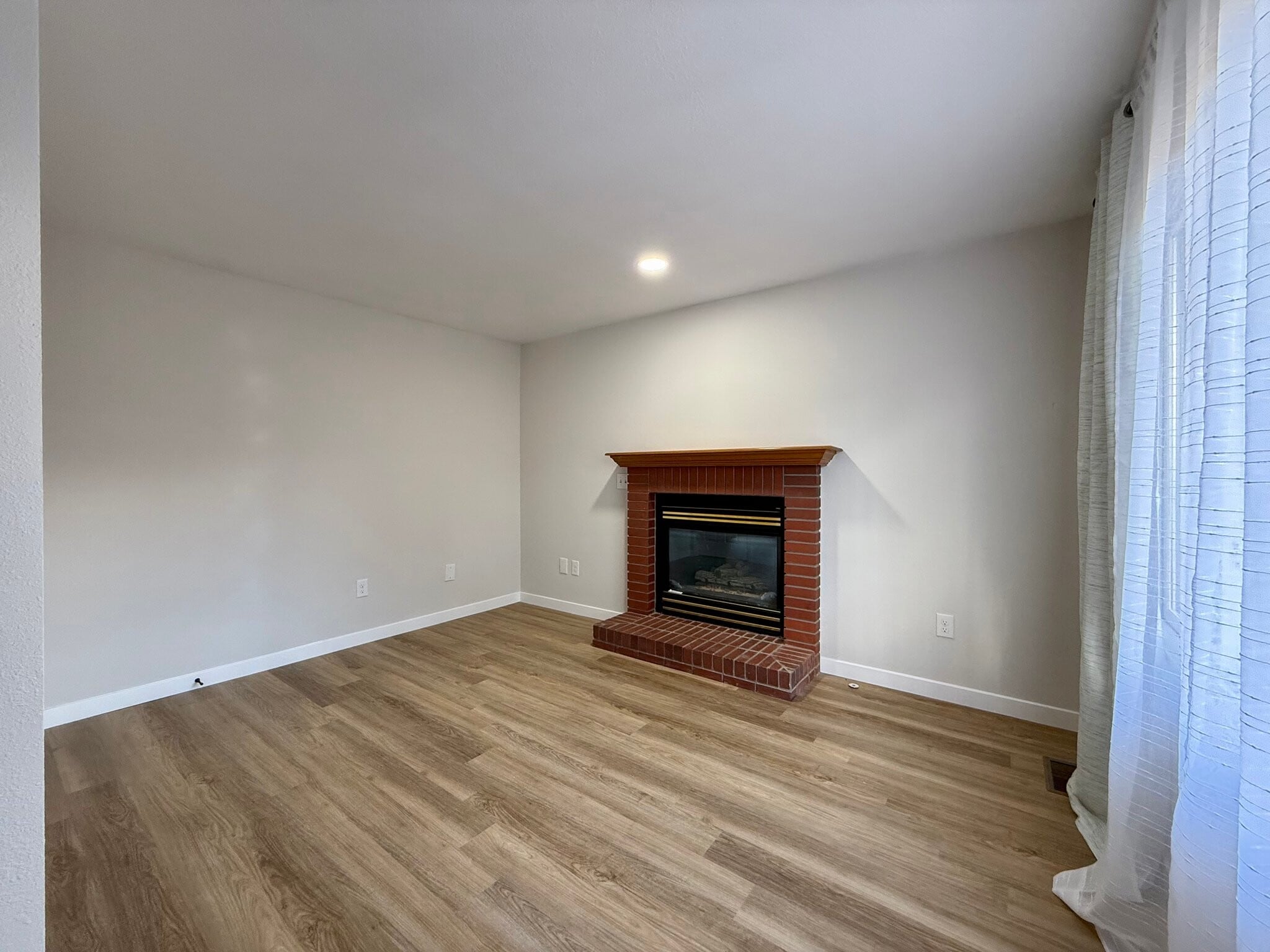 Building Photo - 411 Ruby Dr