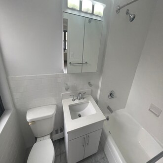 Building Photo - 405 E 88th St