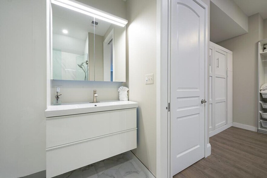 Building Photo - 1517 Corcoran St NW