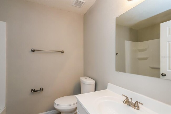 Building Photo - 917 8th Ave S