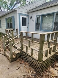 Building Photo - 829 SW Cambridge Ave