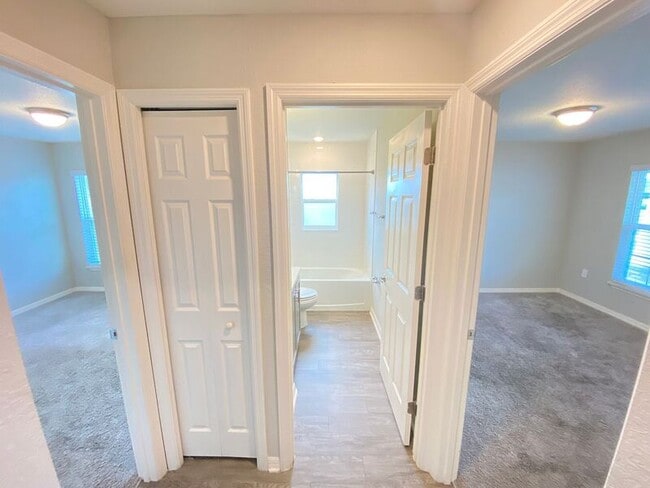 Building Photo - 188 Foxtail Loop