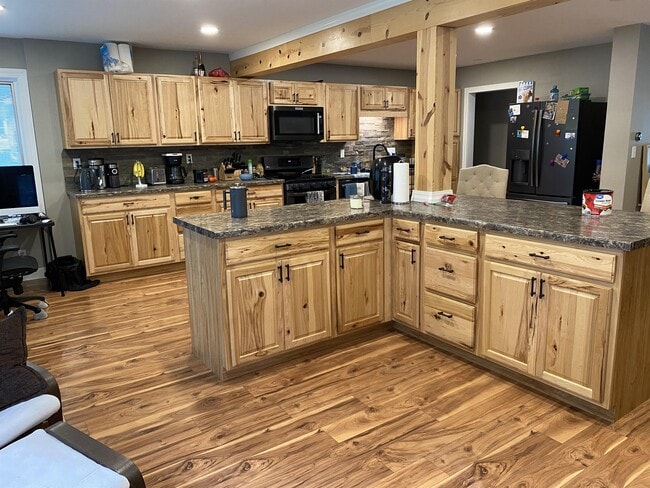 Building Photo - 1915 Mayfair St