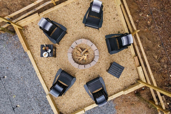 Building Photo - 452 Garfield Dr