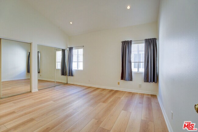 Building Photo - 2405 34th St