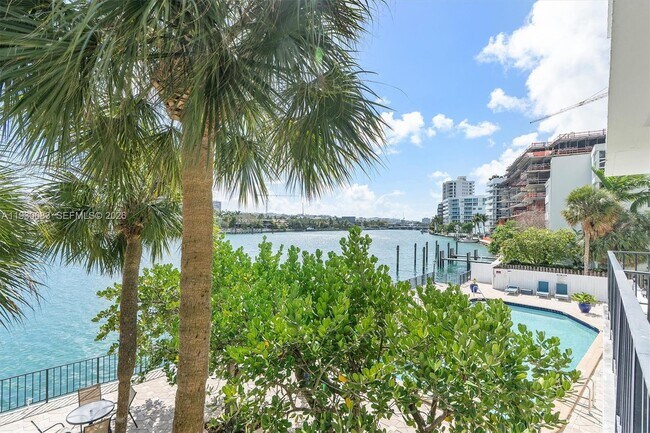 Building Photo - 10101 E Bay Harbor Dr