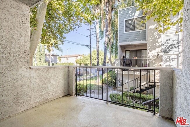 Building Photo - 9140 Burnet Ave