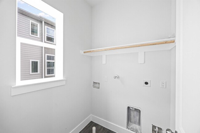 Building Photo - 6721 St Augustine St