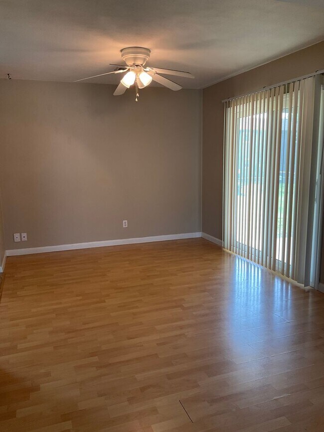 Building Photo - 708 Oxen Dr