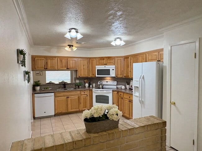 Building Photo - 4834 Bridgemont Ln