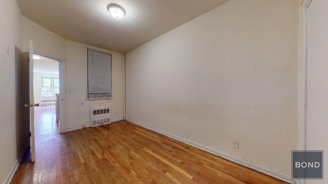 Building Photo - 219 E 88th St