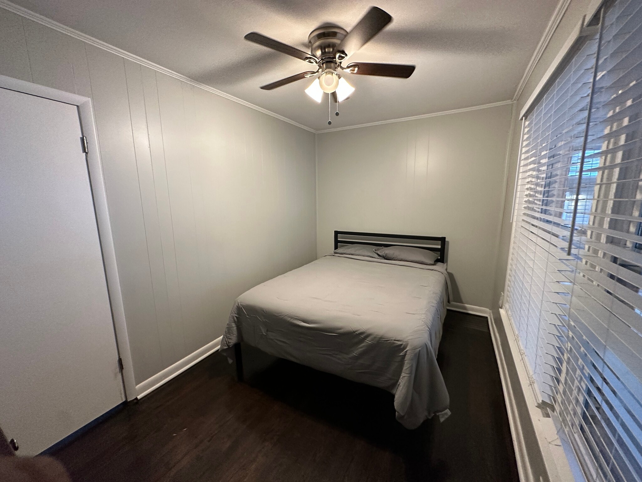 Building Photo - 505 Ward Ave NE